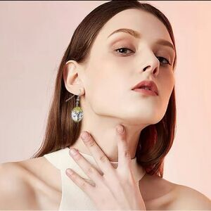 ✨🆕✨ BoHo WHITE 🤍 Dried Flower Tree 🌳 Butterfly 🦋 Dangle Earrings✨🔅